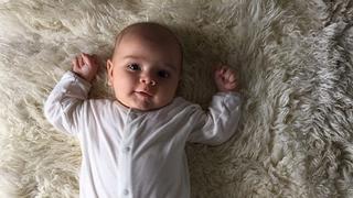Kourtney Kardashian revela el rostro de su hijo en Instagram