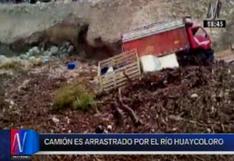 Lluvias en Perú: momento en que camión es arrastrado por Huaycoloro