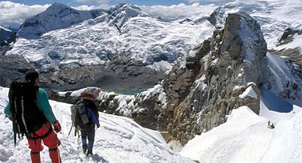 Perú. Científicos escalan Huascarán para estudiar los efectos del cambio climático. (Foto: Agencia Andina)