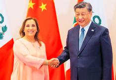 Dina va a la China sin mochila congresal, la crónica de Fernando Vivas