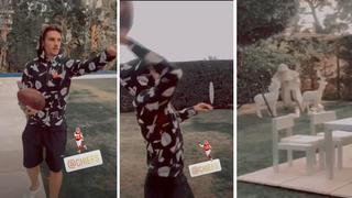 Antoine Griezmann demostró su puntería con ovoide de fútbol americano para derribar adorno navideño [VIDEO]