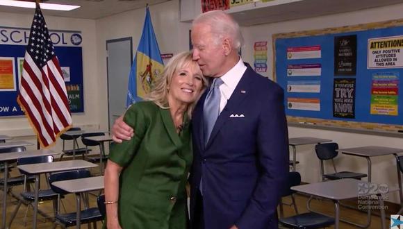 Jill y Joe Biden se casaron en 1977, luego que el político perdiera a su exesposa e hija en un accidente cinco años antes. "Ella me devolvió la vida", señaló Biden en sus memorias. (Foto: Convención Nacional Democrática / AFP).
