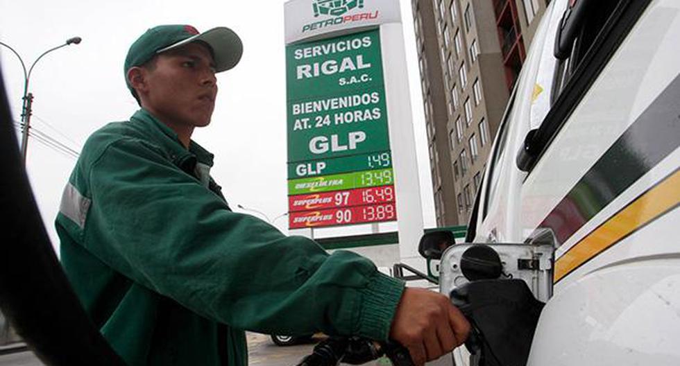Repsol bajó precios de combustibles hasta 1.5% por galón. (Andina)