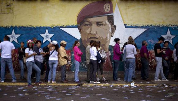 Venezuela prorroga por una hora la votación parlamentaria