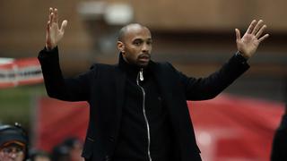 Thierry Henry fue suspendido de sus funciones como entrenador en el Mónaco