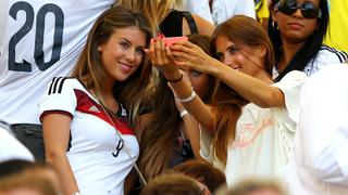 Las novias de los jugadores alemanes alentaron en las tribunas