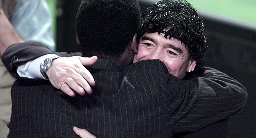 Diego Maradona y Pelé, dos monstruos del fútbol. (Foto: Getty Images)