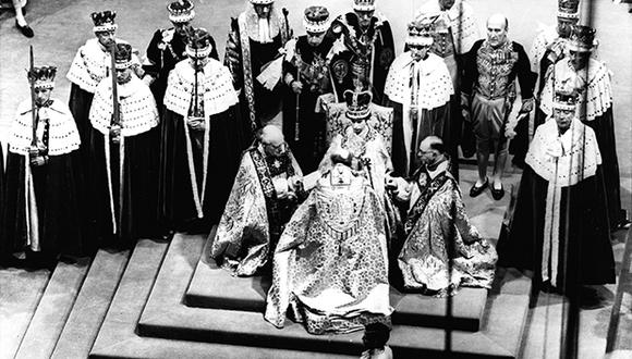 Isabel II tenía 27 años cuando fue coronada Reina del Imperio Británico. (Foto: Agencia AP)