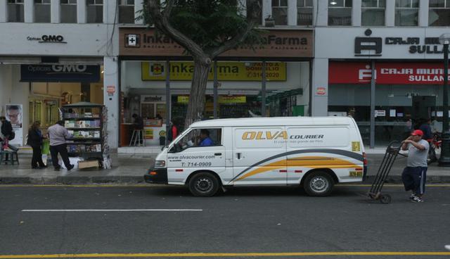 Vehículos continúan usando el Jr. Cusco como estacionamiento - 6