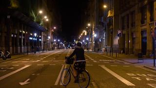 Barcelona vuelve a toque de queda nocturno por fuerte aumento de casos de coronavirus
