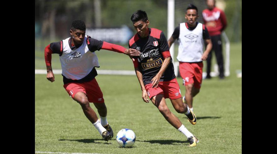 La selección peruana, aún en Argentina, trabajó esta mañana en la Villa Deportiva de Vélez pensando en el duelo ante Colombia en Lima. (Foto: Pedro Canelo)