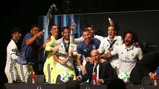 Real Madrid: jugadores 'bañaron' a Zidane en rueda de prensa