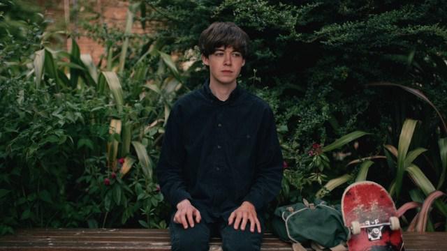 Alex Lawther interpreta a James, un chico que se define a sí mismo psicópata, tiene 17 años. (Foto: Netflix).