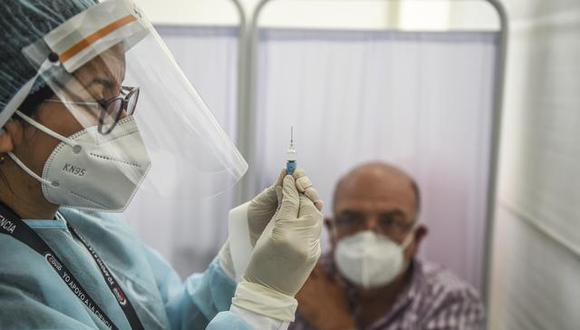 A inicios de año, el presidente Francisco Sagasti anunció que se llegó a un acuerdo con Sinopharm y AstraZeneca para la compra de las primeras vacunas contra el COVID-19. (Foto: AFP)