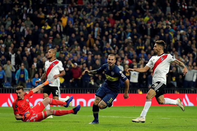 River vs. Boca: así fue el golazo de Benedetto para el 1-0 que desató la locura 'xeneize' el Santiago Bernabéu. (Foto: AFP/Reuters)