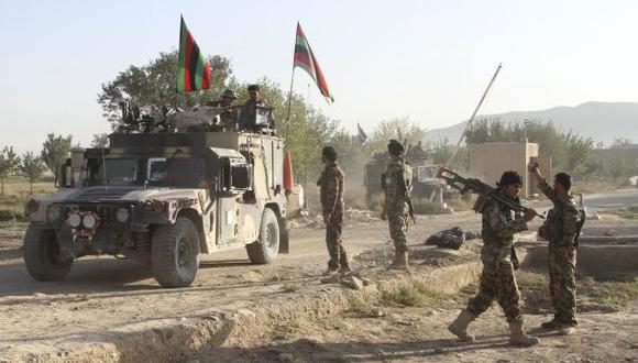 Talibanes atacan cárcel afgana y liberan a cientos de presos