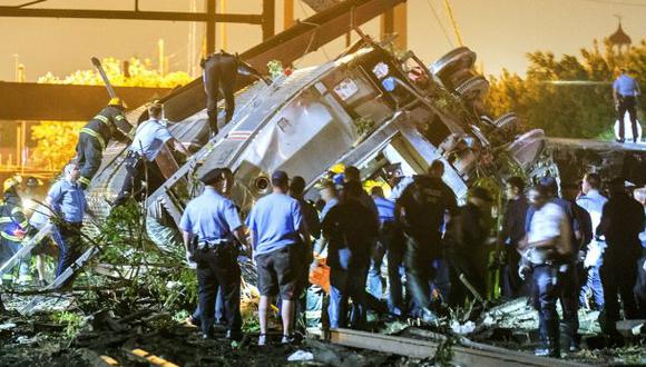 Dramático rescate tras accidente de tren en Filadelfia [VIDEO]