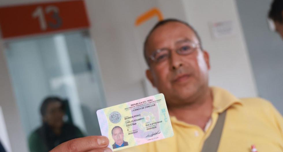 What is the age limit to get your driver's license in Peru?  |  Answers