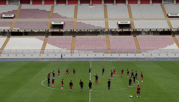 La selección peruana se enfrentará a su similar de Ecuador el 1 de febrero en el Estadio Nacional por las Eliminatorias. (Foto: EFE)