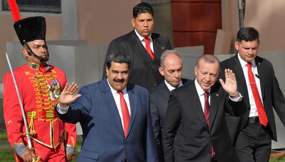 El presidente de Venezuela, Nicolás Maduro, invitó a su homólogo de Turquía, Recep Tayyip Erdogan, a invertir en la explotación de oro. Foto: AFP