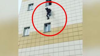 Rusia: Víctimas saltan de edificio en incendio [VIDEO]