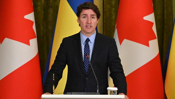 El primer ministro canadiense, Justin Trudeau, habla durante una conferencia de prensa conjunta con el presidente de Ucrania luego de sus conversaciones en Kiev el 10 de junio de 2023. (Foto de Sergei SUPINSKY / AFP)