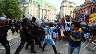 Reportan incidentes cerca a la Casa Rosada, donde despiden a Diego Maradona | VIDEO