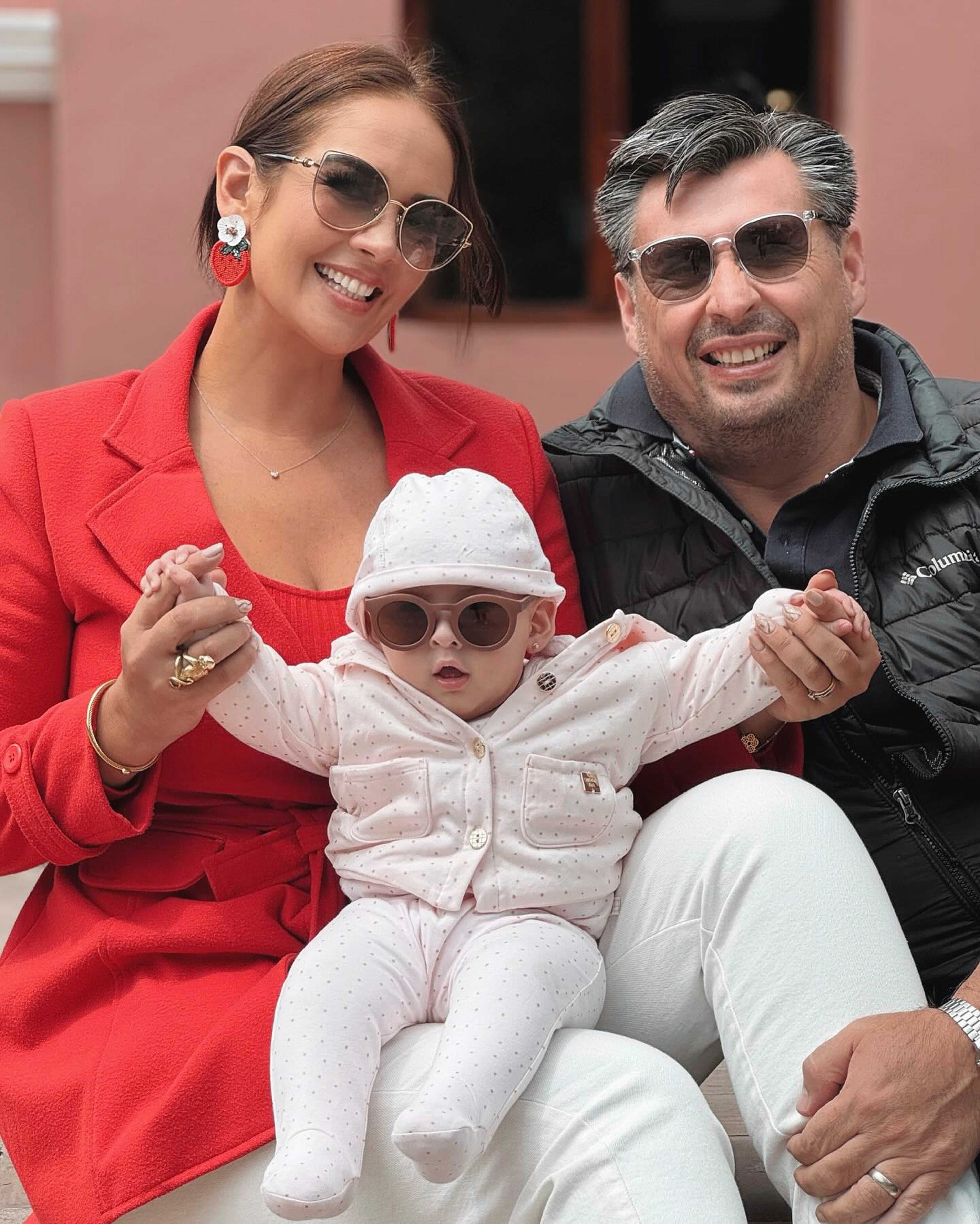 En 2022, Marina se casó con el empresario chileno Alejandro Valenzuela. Ambos son los padres de Sofía.
