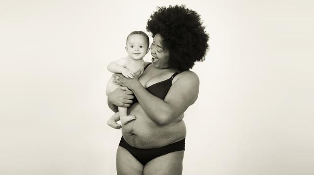 La fotógrafa que retrata el  "cuerpo imperfecto" de una madre - 1