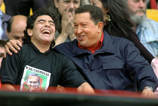 Maradona y Hugo Chávez | Foto: AFP