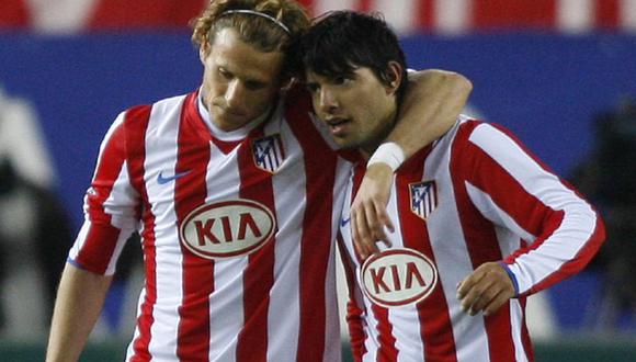 Diego Forlán jugó muchos partidos con Agüero en el ataque del Atlético de Madrid. (Foto: AFP)