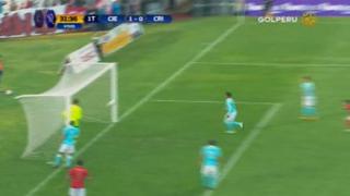 Diego Penny y su nula reacción ante una jugada de gol [VIDEO]