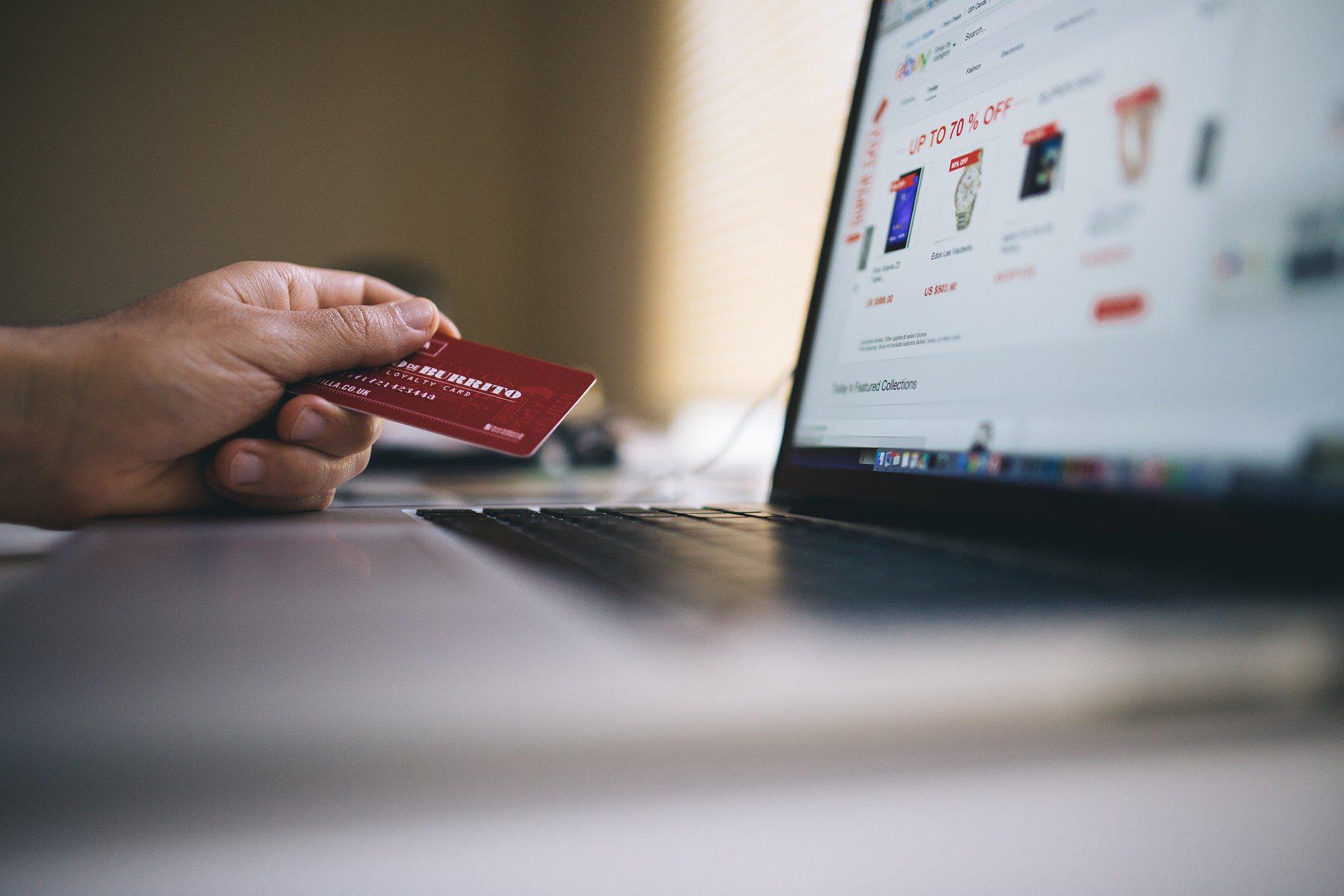 Tomar precauciones al momento de realizar compras online. (Foto: Pixabay)