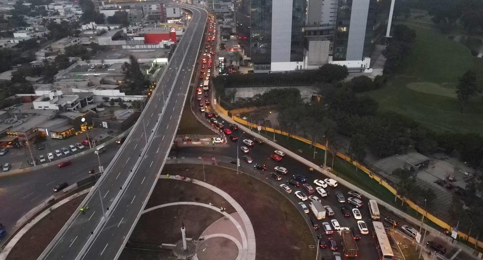 El paso a desnivel en el óvalo Monitor buscaba reducir el tiempo de viaje de los conductores en esta zona. (Foto: Anthony Niño de Guzmán | GEC) (Foto: Jorge Cerdán/El Comercio)