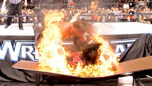 Edge a El Comercio: “Atravesé a Mick Foley en una mesa que ardía en llamas, dime si eso no fue genial”