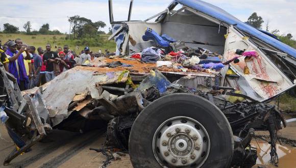 Tanzania: Contenedor aplasta autobús y mata a 40 personas