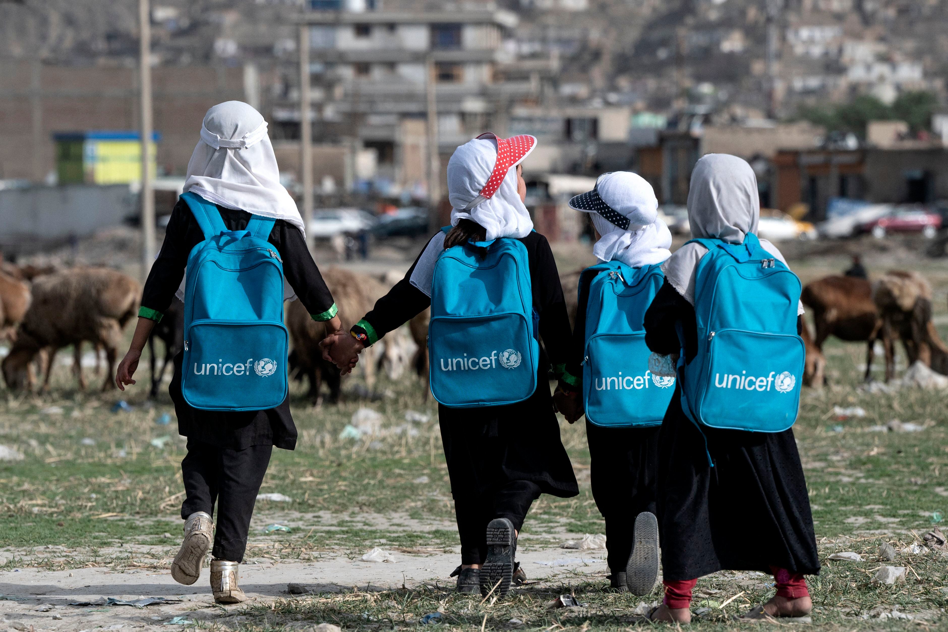 Girls in Afghanistan can only go to school up to the age of 12.  (Wakil KOHSAR / AFP).