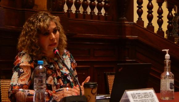 María Teresa Cabrera cuestionó que el jefe de seguridad del Parlamento investigue el robo en su oficina. Foto: Twitter @MTCabreraVega