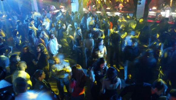 Indecopi detectó 5 discotecas que incumplirían ley antitabaco