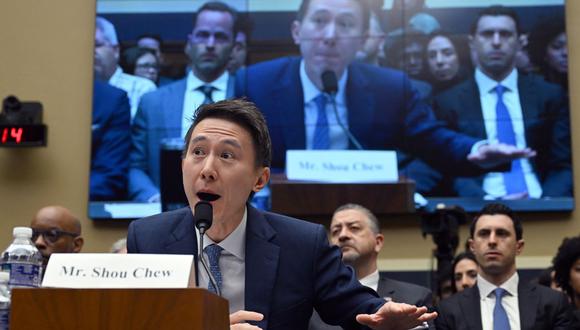 El director ejecutivo de TikTok, Shou Zi Chew, testifica ante la audiencia del Comité de Comercio y Energía de la Cámara sobre "TikTok: cómo el Congreso puede salvaguardar la privacidad de los datos estadounidenses y proteger a los niños de los daños en línea", en Capitol Hill, el 23 de marzo de 2023, en Washington, DC. (Foto: Jim WATSON / AFP)