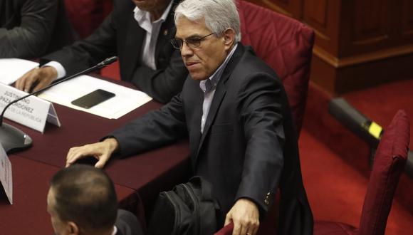 Gino Costa estuvo al inicio de la sesión de la Comisión Permanente y se retiró tras varias críticas de Fuerza Popular. (Foto: GEC)