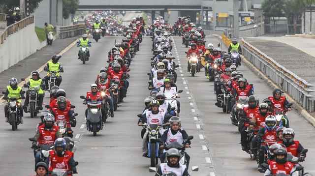 Fiestas Patrias: motociclistas forman bandera de 5 kilómetros - 4