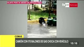 Camión que transportaba 170 balones de gas chocó con un vehículo provocando el pánico de los vecinos