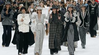 Chanel: 5 emotivos momentos del desfile en honor a Karl Lagerfeld