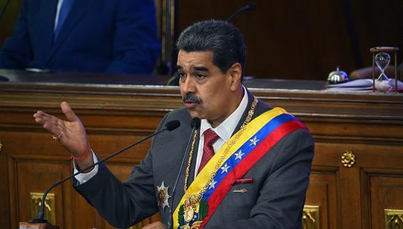 El presidente venezolano, Nicolás Maduro, pronuncia su discurso en la sede de la Asamblea Nacional en Caracas el 15 de enero de 2024. (Foto de Federico PARRA / AFP)