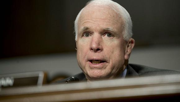 McCain, que murió en 2018 a los 81 años debido a un cáncer cerebral, fue una de las personalidades políticas más importantes de Estados Unidos en las últimas décadas. (Foto: AFP)