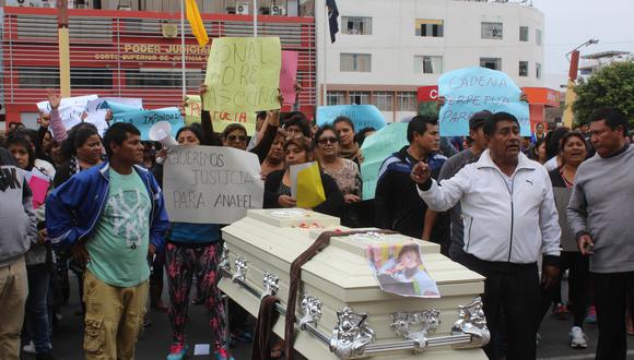 El menor de 17 años que confesó el asesinato de Anabel Segura López (18), perpetrado el domingo en Nuevo Chimbote (Áncash), cumplirá cuatro meses de internamiento preventivo (Foto: Laura Urbina)