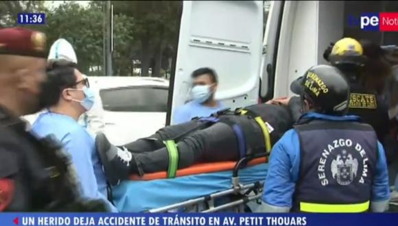 Al lugar llegó personal de la Municipalidad de Lima y una ambulancia para auxiliar a José María Daniel Solis. (Foto: captura TV Perú Noticias)