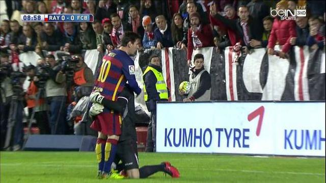 El conmovedor abrazo entre Messi y arquero del Rayo Vallecano - 1