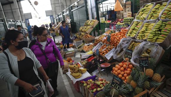 Los dueños de los puestos de frutas y verduras no reportan desabastecimiento en los principales mercados de Lima. (GEC)